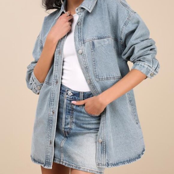 Lulus Callahan Light Wash Denim Oversized Shacket Blue - Size S - NWT - Picture 1 of 3